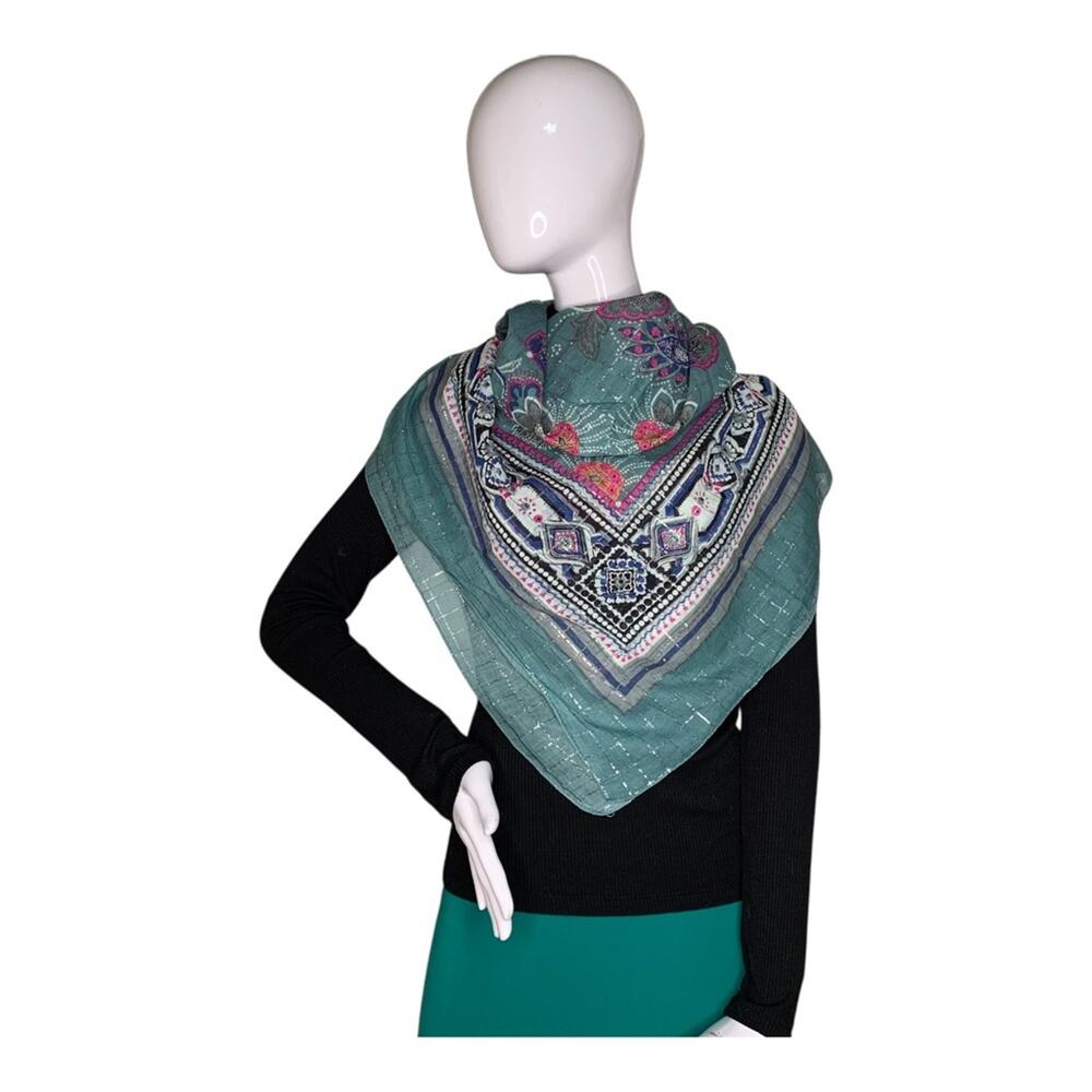 Chaudry KS NWT Scarf Central Floral Motif Shimmering Border Geometric Pattern